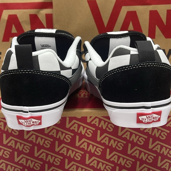 Vans Men’s Knu Skool Mega Check Black
VN0009QCCJJ
Sneakers - Picture 10 of 16